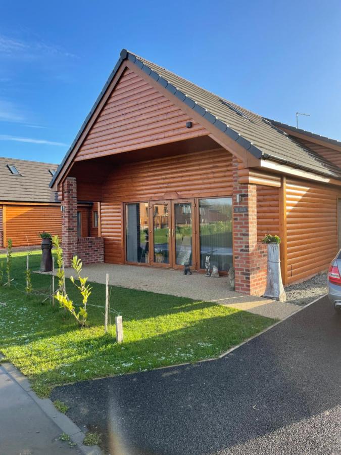 31 Cherry East Riding Of Yorkshire Hot Tub & Fishing Garton 外观 照片