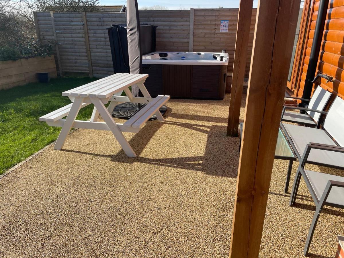 31 Cherry East Riding Of Yorkshire Hot Tub & Fishing Garton 外观 照片