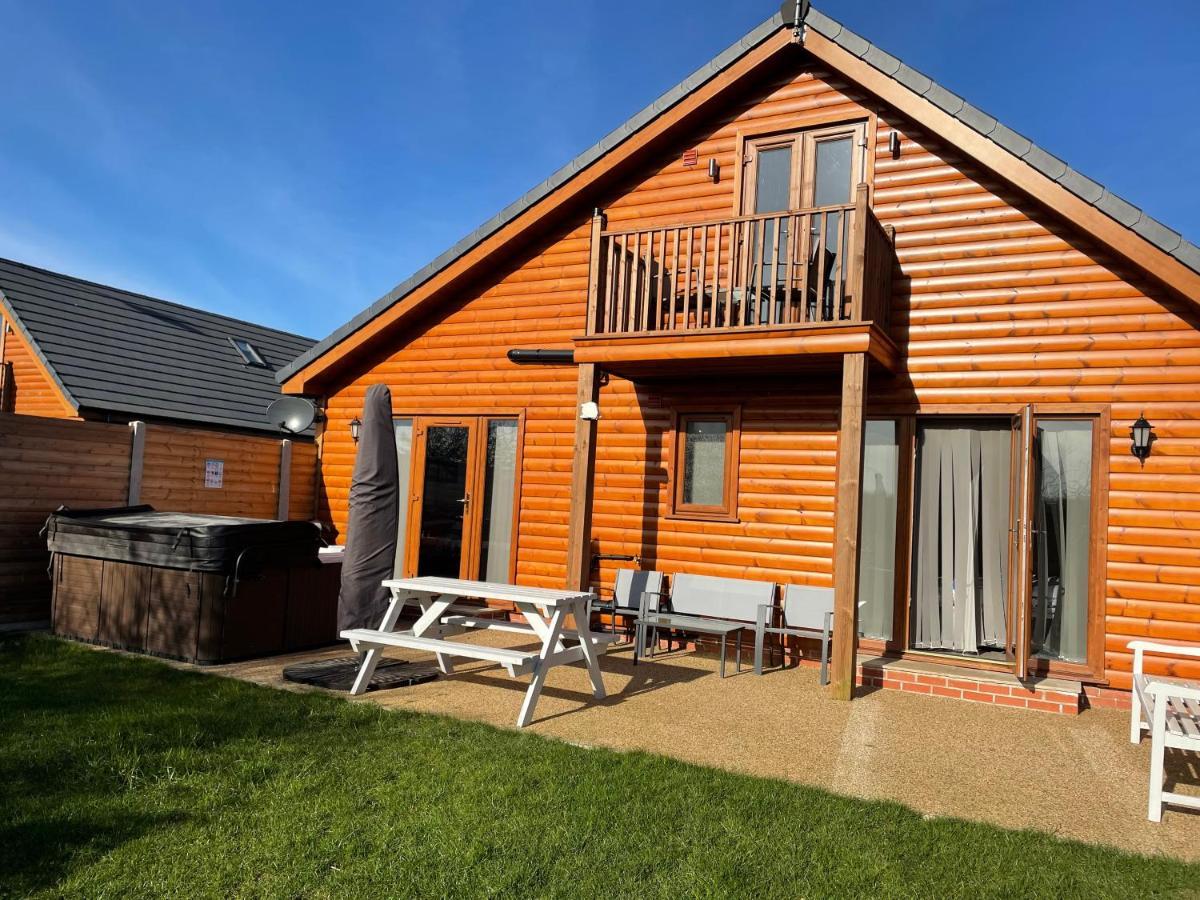 31 Cherry East Riding Of Yorkshire Hot Tub & Fishing Garton 外观 照片