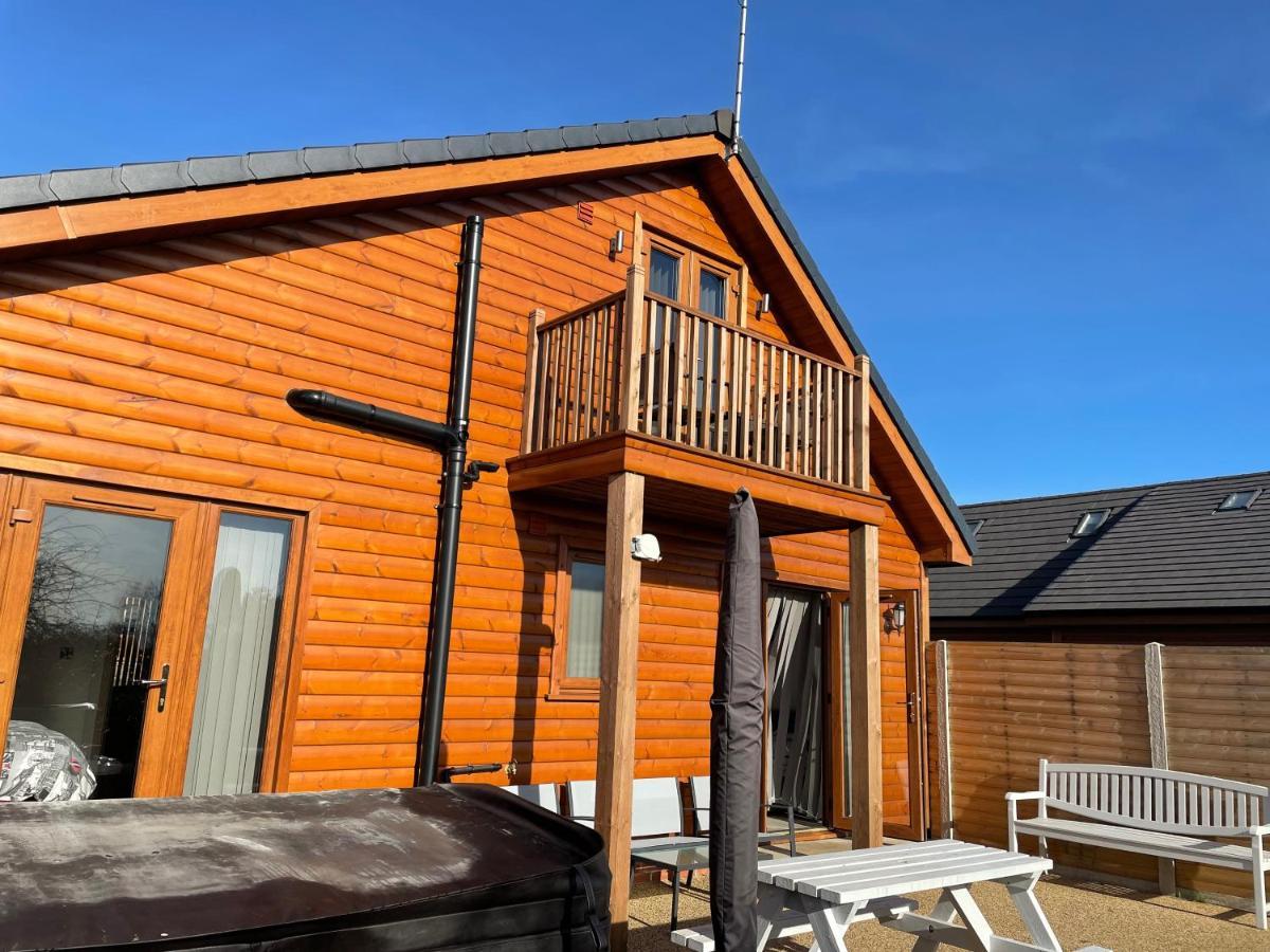 31 Cherry East Riding Of Yorkshire Hot Tub & Fishing Garton 外观 照片